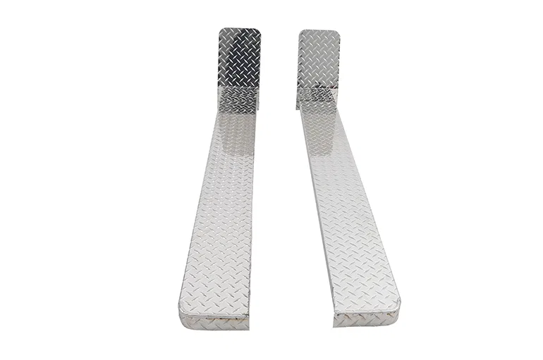 DZ1040 – DEE ZEE Running Board, Powder Coated Silver Brite Tread Aluminum Unlighted Full Length - view 3
